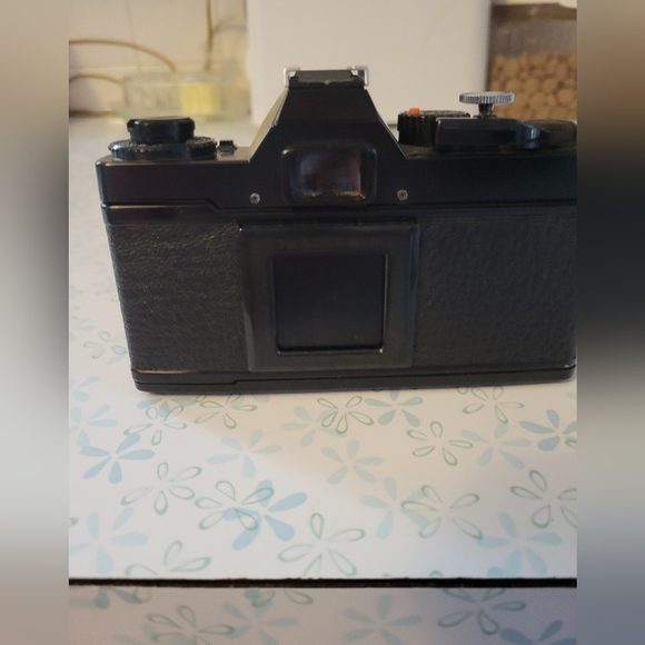 VTG Mamiya ZE 35mm camera w Sekor 50 mm lens, shutter works, preowned EUC - Picture 3 of 4